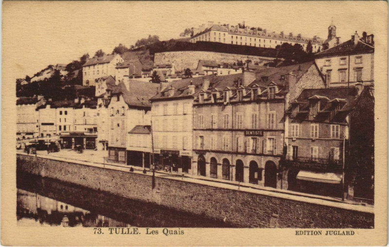 Carte postale ancienne Tulle Les Quais France à Tulle