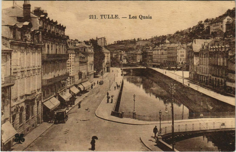 Carte postale ancienne Tulle Les Quais France à Tulle
