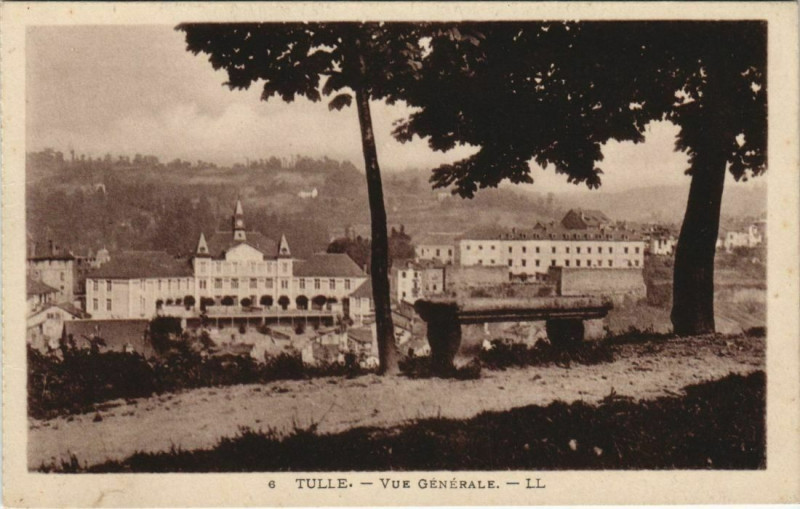 Carte postale ancienne Tulle Vue Generale France à Tulle