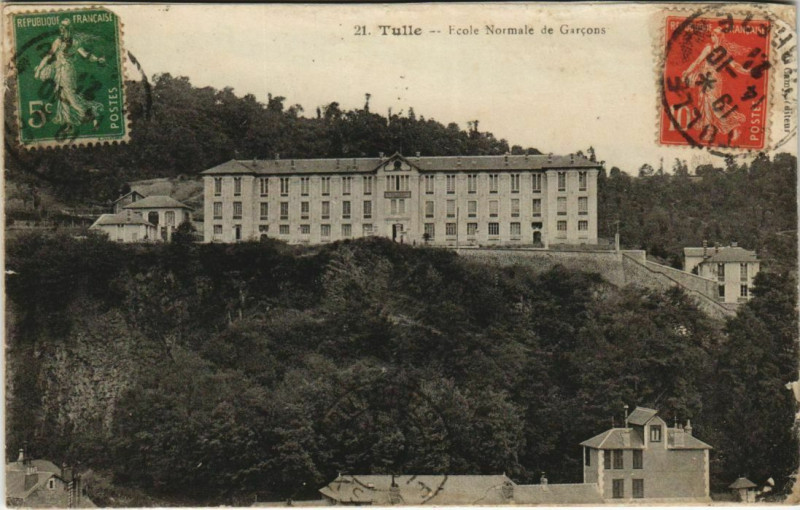 Carte postale ancienne Tulle Ecole Normale de Garcons France à Tulle