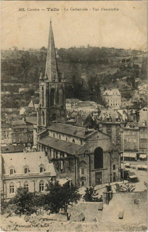 Carte postale ancienne Tulle La Cathedrale France à Tulle