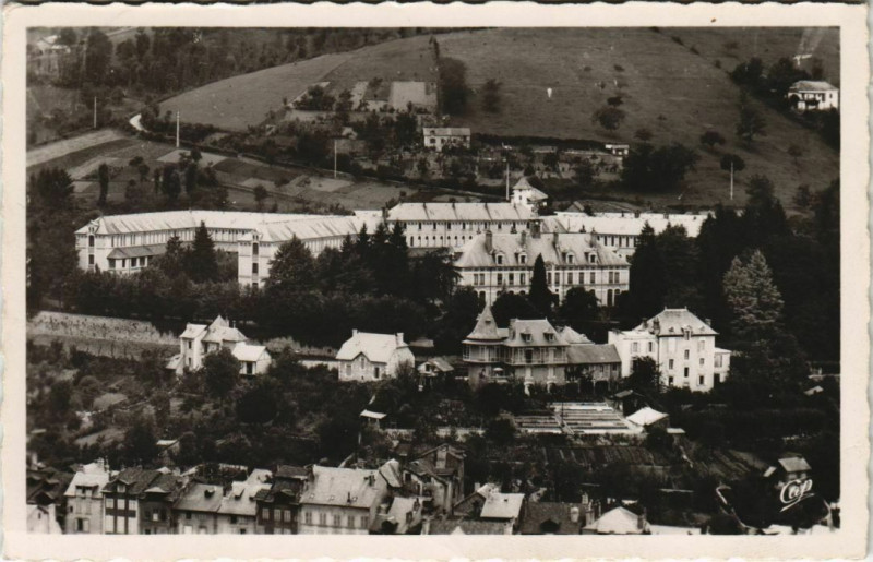 Carte postale ancienne Tulle Vue aerienne du Lycee France à Tulle