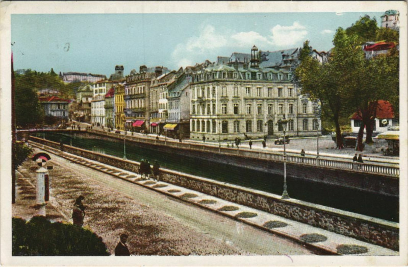 Carte postale ancienne Tulle Le Quai de Valon France à Tulle