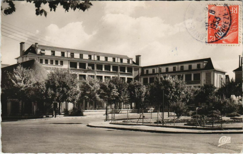 Carte postale ancienne Brive Le Lycee de Garcons France