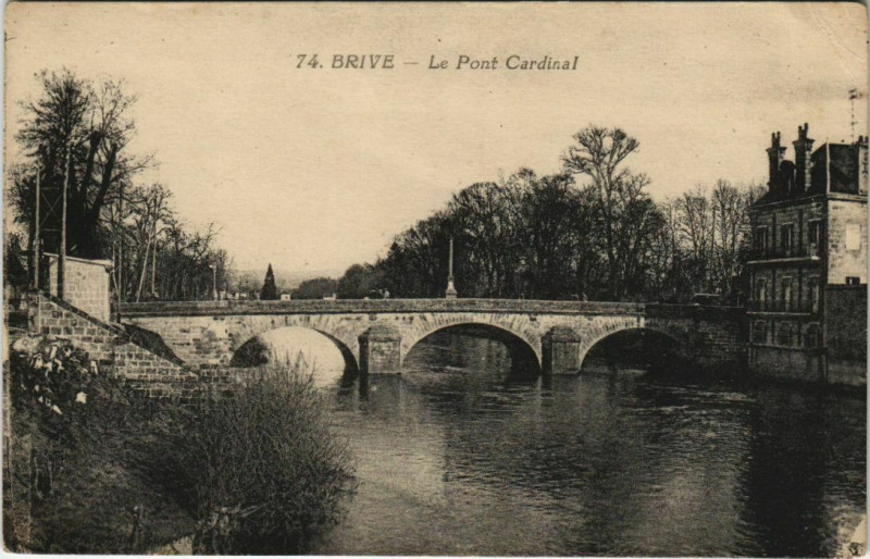 Carte postale ancienne Brive Le Pont Cardinal France