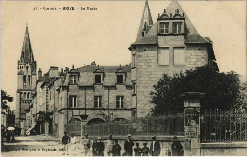 Carte postale ancienne Brive Le Musee France