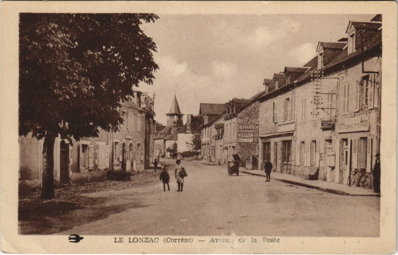 Carte postale ancienne Le Lonzac Avenue de la Poste au Lonzac
