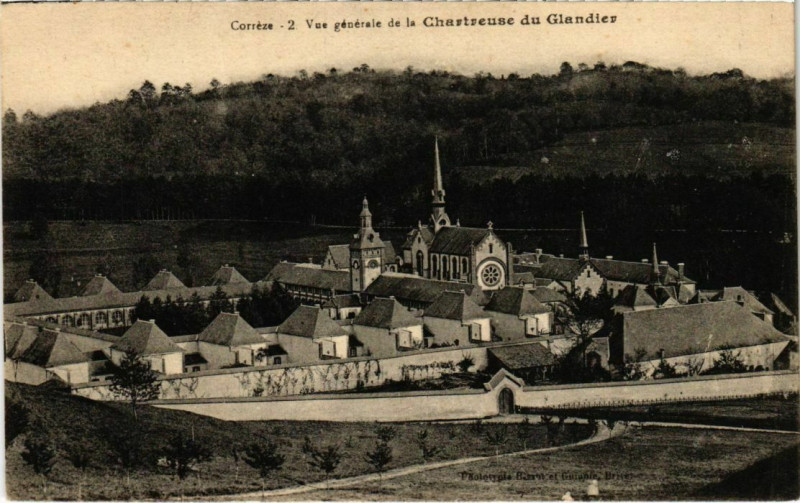 Carte postale ancienne Vue Generale de la Chartreuse du Glandier