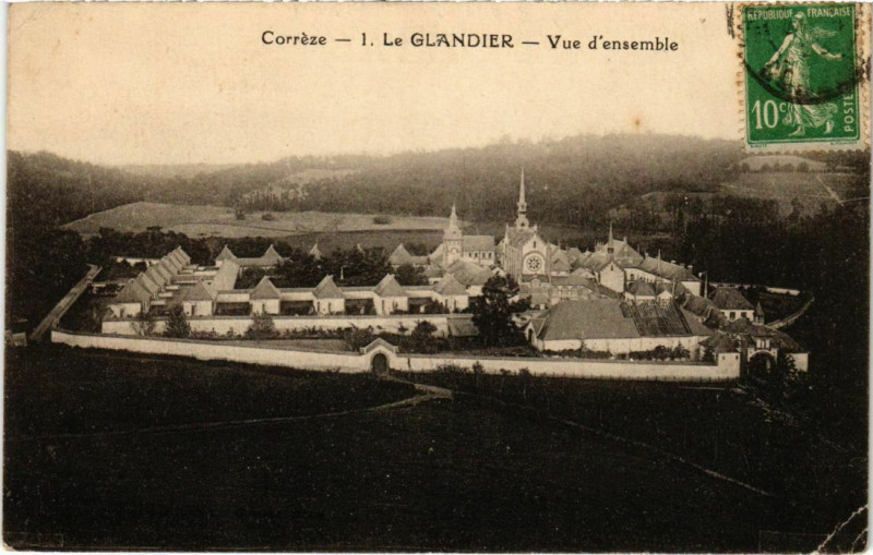 Carte postale ancienne Le Glandier - Vue d'Ensemble