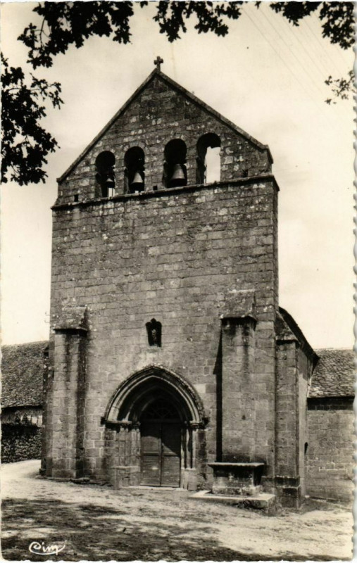 Carte postale ancienne La Roche-Canillac - L'Eglise à La Roche-Canillac