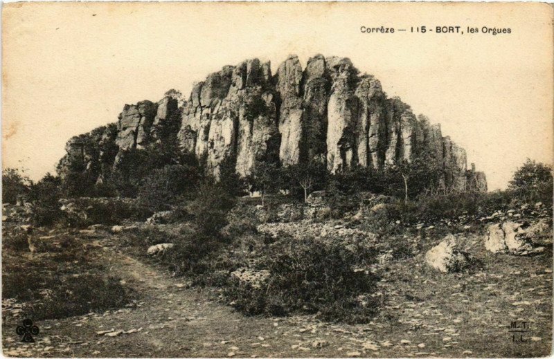 Carte postale ancienne Bort - Les Orgues à Bort-les-Orgues
