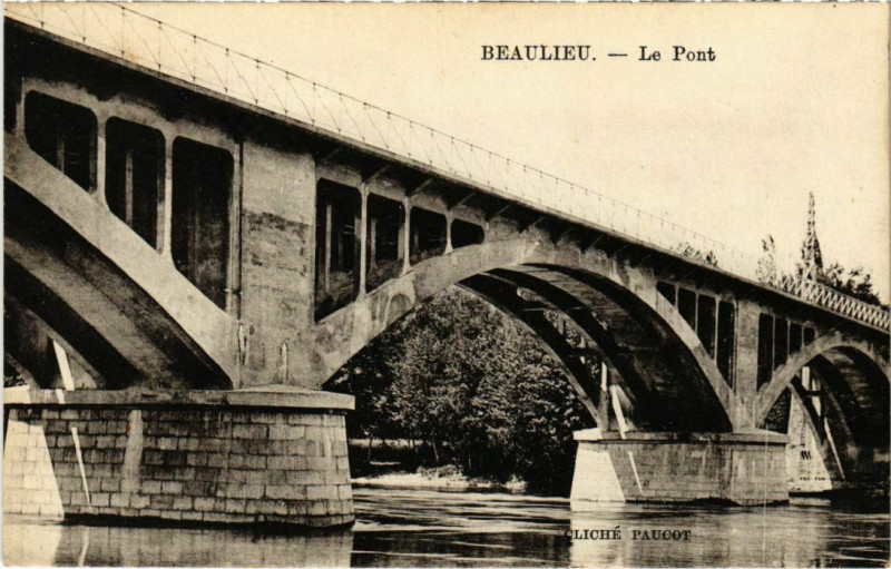 Carte postale ancienne Beaulieu - Le Pont