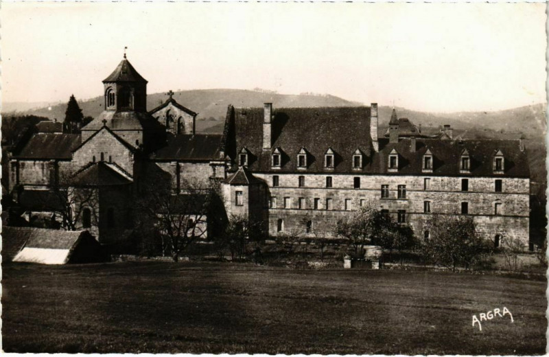Carte postale ancienne Obazine - Eglise et Monastere