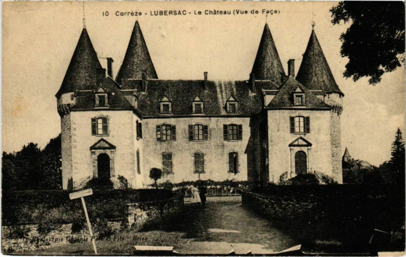 Carte postale ancienne Lubersac - Le Chateau - Vue de Face à Lubersac