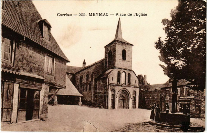 Carte postale ancienne Meymac - Place de l'Eglise à Meymac