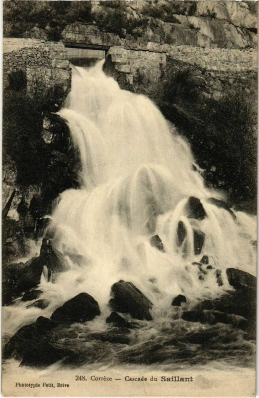 Carte postale ancienne Cascade de Saillant