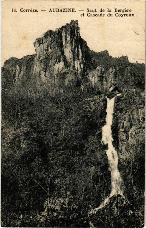 Carte postale ancienne Aubazine - Saut de la Bergere et Cascade du Coyroux