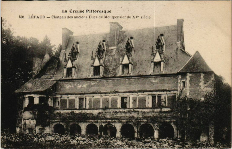 Carte postale ancienne Lepaud Chateau des anciens Ducs France à Lépaud