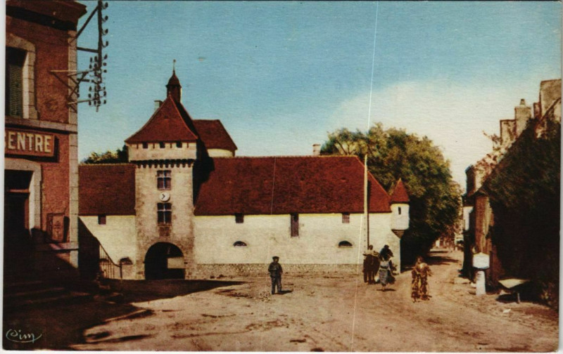 Carte postale ancienne Mainsat Entree du Chateau et Grand'Rue France à Mainsat