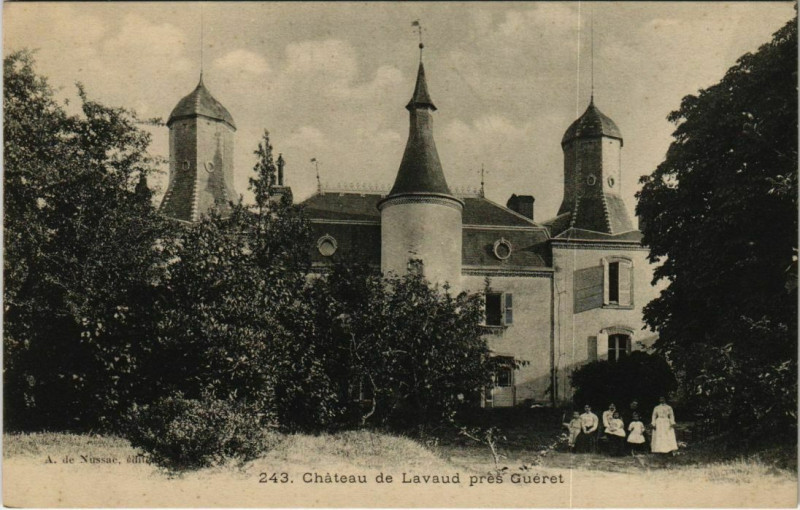 Carte postale ancienne Chateau de Lavaud pres Gueret France à Guéret