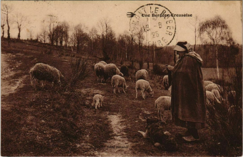 Carte postale ancienne Une Bergere Creusoise France