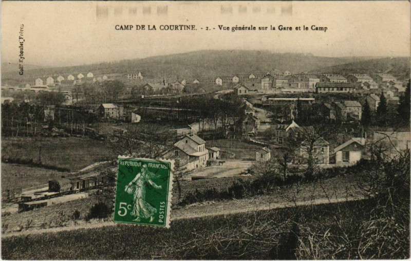Carte postale ancienne La Courtine Vue Generale sur la Gare et le Camp France à La Courtine