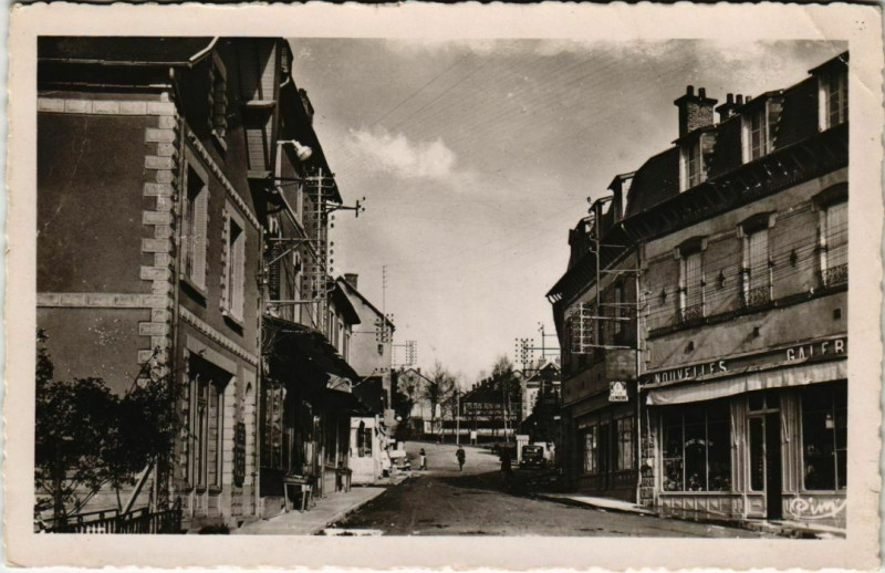 Carte postale ancienne La Courtine Entree du Camp France à La Courtine
