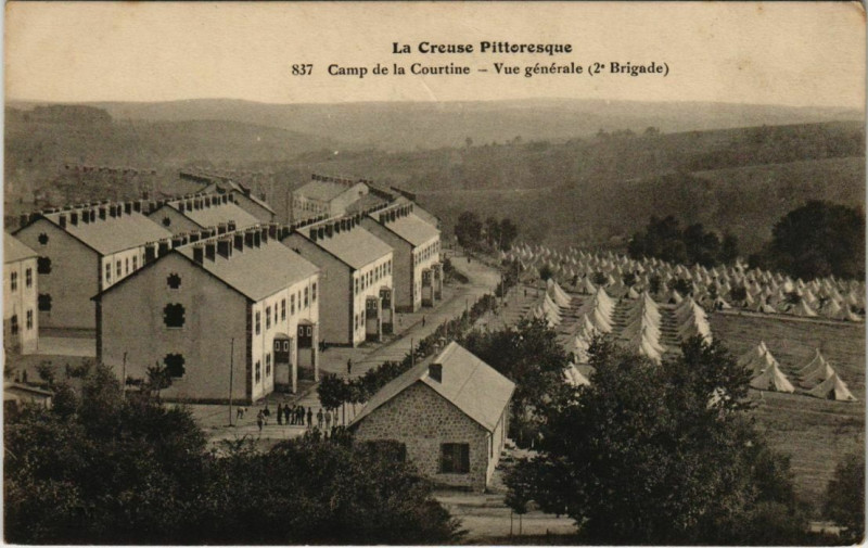 Carte postale ancienne La Courtine Vue Generale du Camp France à La Courtine