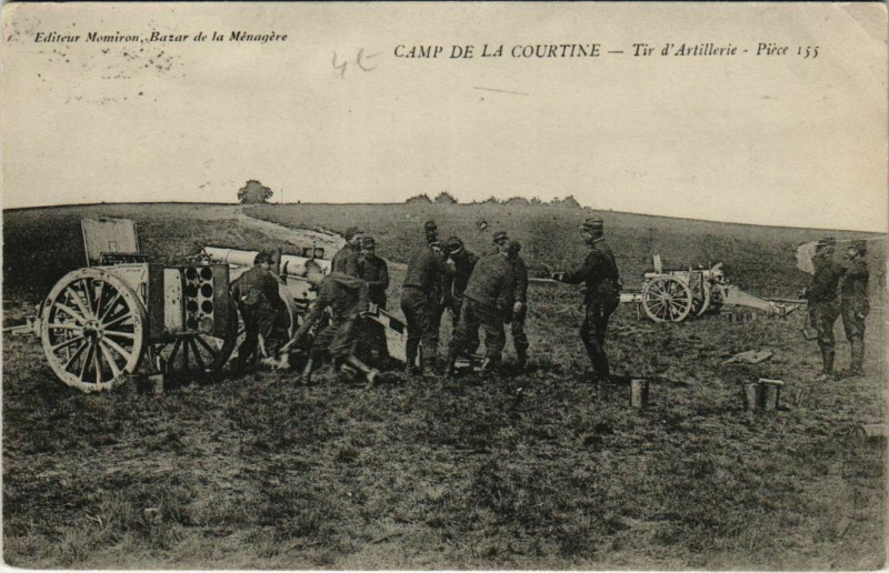 Carte postale ancienne La Courtine Tir d'Artillerie France à La Courtine