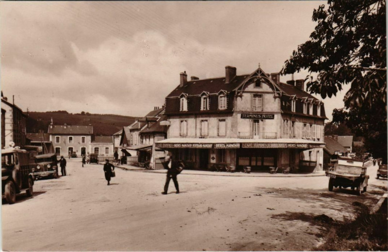 Carte postale ancienne La Courtine La Gare France à La Courtine