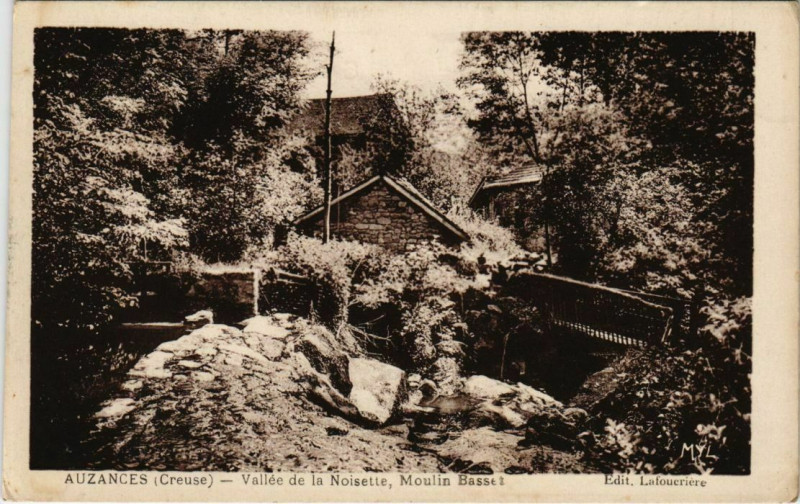 Carte postale ancienne Auzances Vallee de la Noisette, Moulin Basset France à Auzances