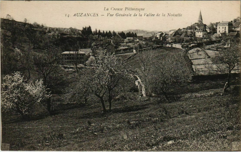 Carte postale ancienne Auzances Vue Generale de la Vallee de la Noisette France à Auzances