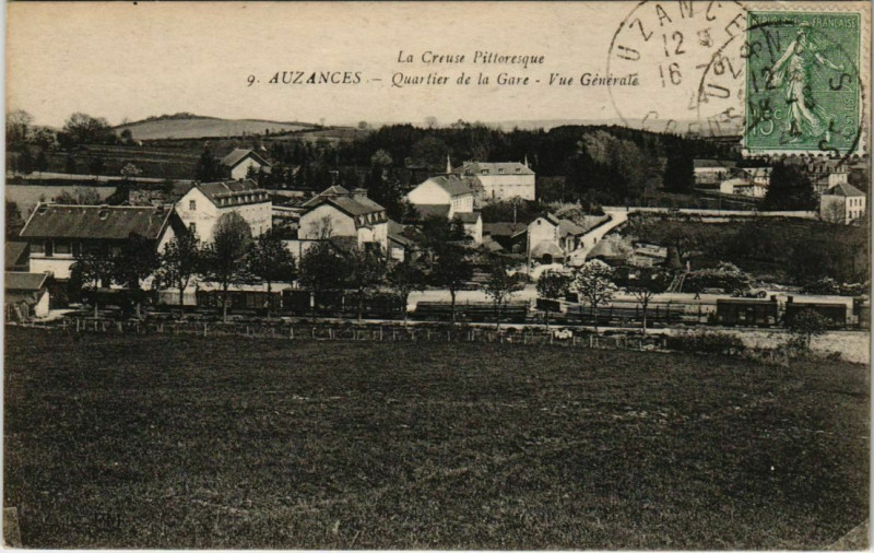 Carte postale ancienne Auzances Quartier de la Gare France à Auzances