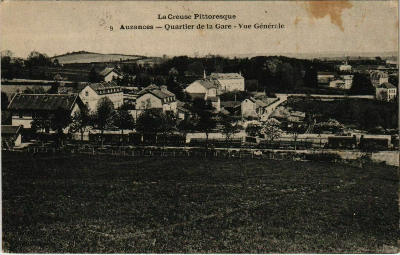 Carte postale ancienne Auzances Quartier de la Gare France à Auzances