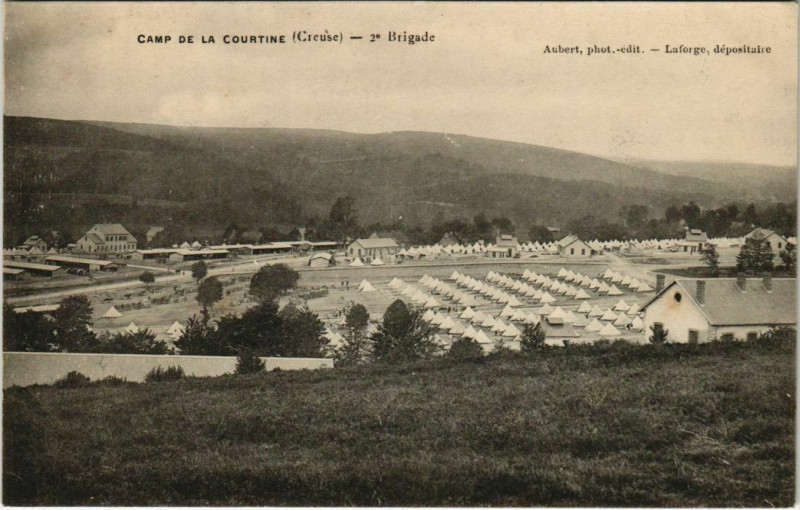 Carte postale ancienne La Courtine 2e Brigade France à La Courtine