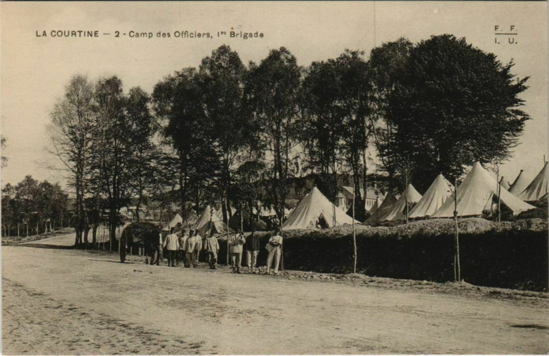 Carte postale ancienne La Courtine Camp des Officiers France à La Courtine