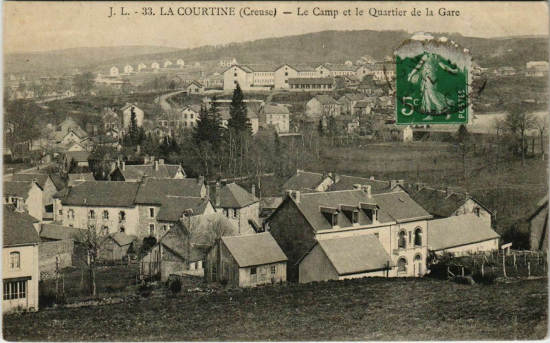 Carte postale ancienne La Courtine Le Camp et le Quartier de la Gare France à La Courtine