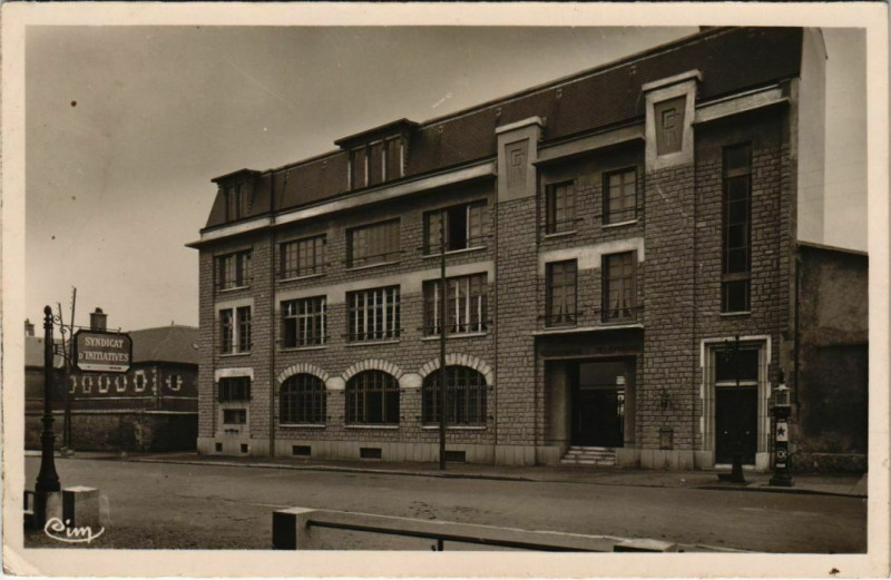 Carte postale ancienne Gueret La Nouvelle Poste France à Guéret