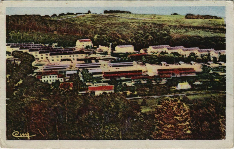 Carte postale ancienne La Courtine 2e Brigade, Batiments A.B. France à La Courtine