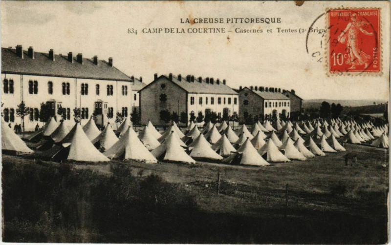Carte postale ancienne La Courtine Casernes et Tentes France à La Courtine