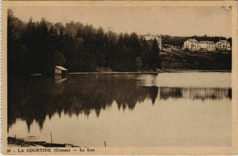 Carte postale ancienne La Courtine Le Lac France à La Courtine