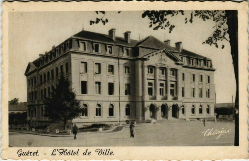 Carte postale ancienne Gueret L'Hotel de Ville France à Guéret