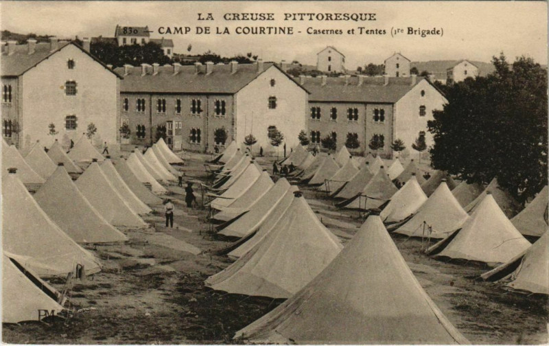 Carte postale ancienne La Courtine Camp, Casernes et Tentes France à La Courtine