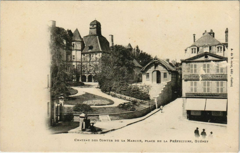 Carte postale ancienne Gueret Chateau des Comtes de la Marche France à Guéret