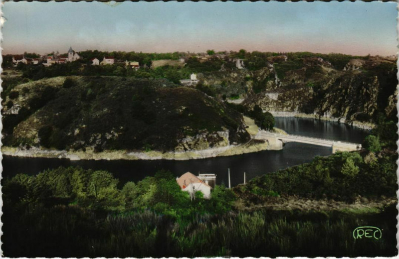 Carte postale ancienne Crozant Vue Panoramique France à Crozant