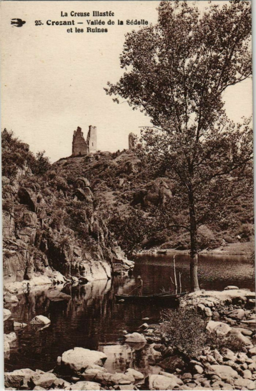 Carte postale ancienne Crozant Vallee de la Sedelle et les Ruines France à Crozant