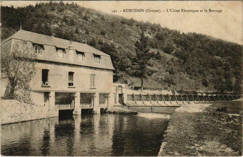 Carte postale ancienne Aubusson L'Usine Electrique et le Barrage France à Aubusson