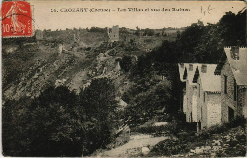 Carte postale ancienne Crozant Les Villas et vue des Ruines France à Crozant