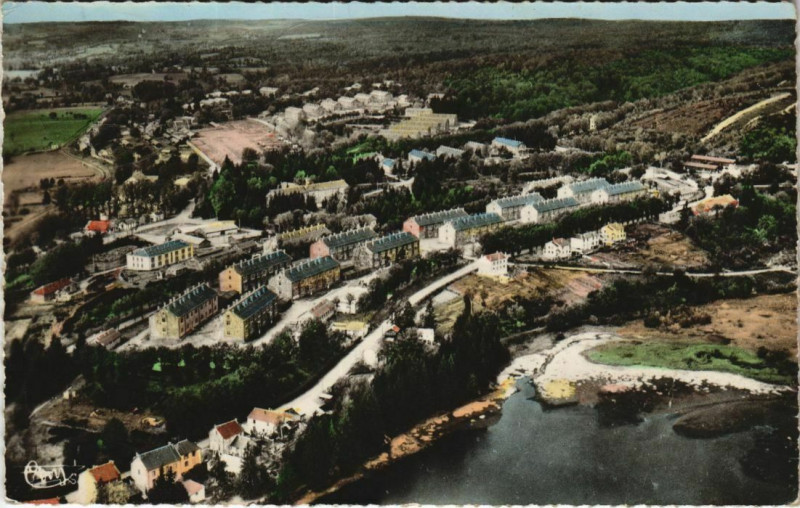 Carte postale ancienne La Courtine - Vue génétale du Camp à La Courtine
