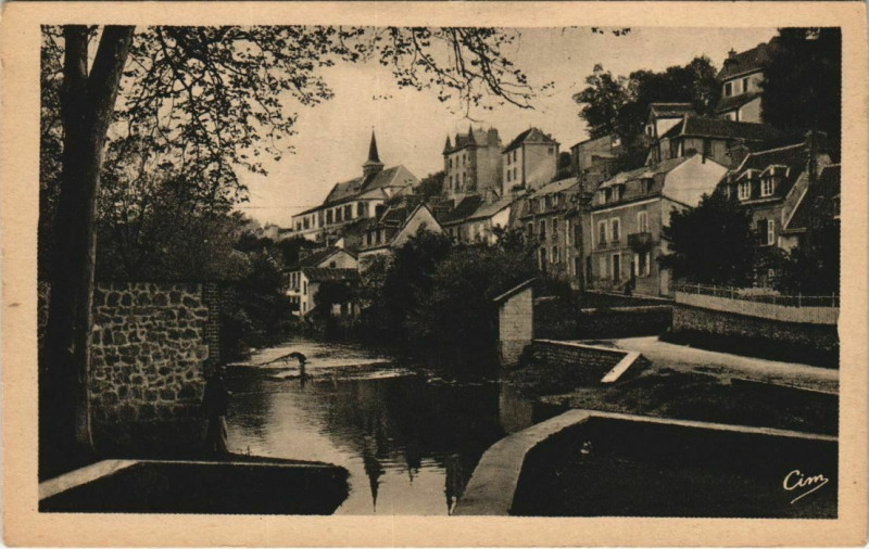 Carte postale ancienne Aubusson Les Bords de la Creuse à Aubusson